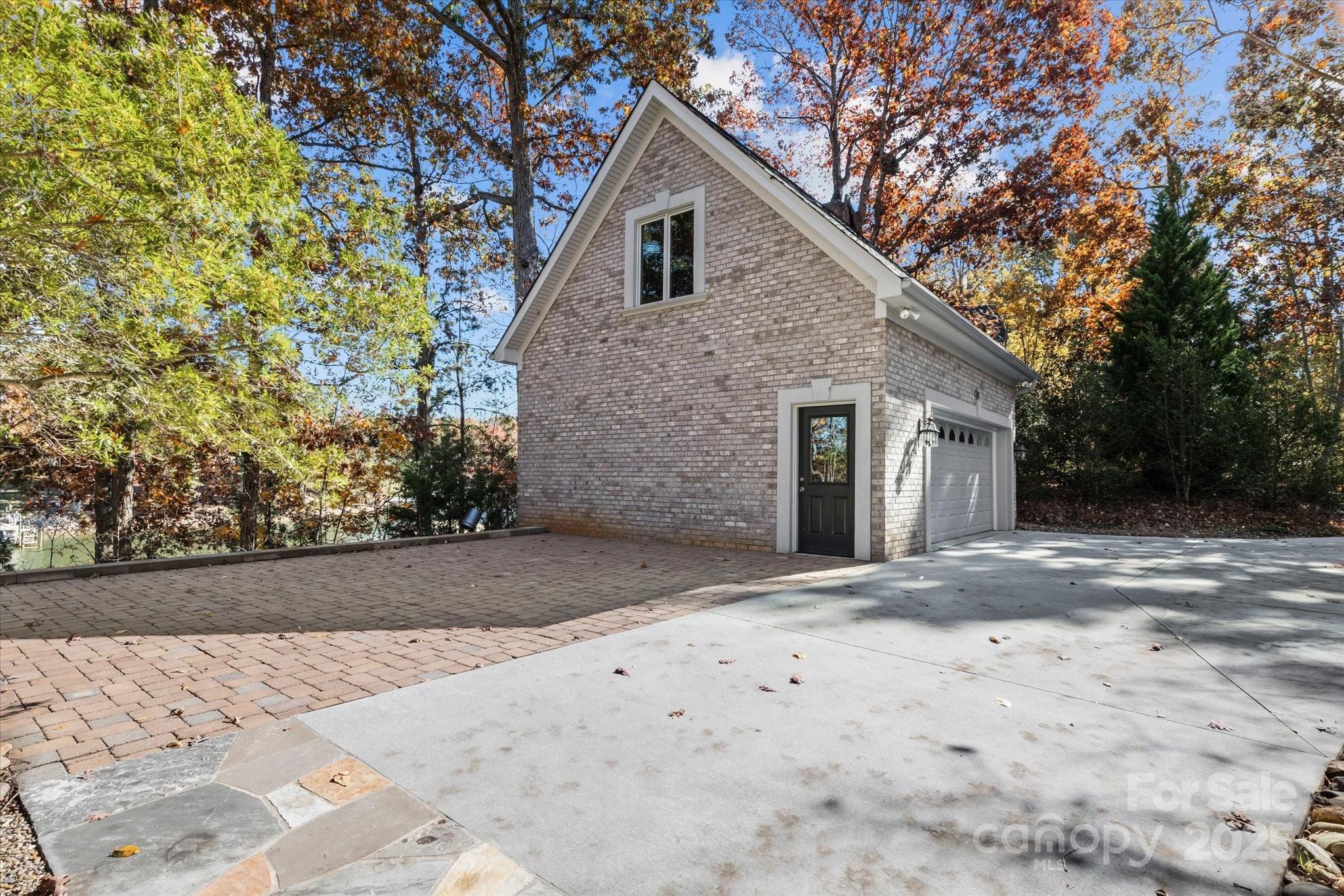 Pinnacle Shores - Residential