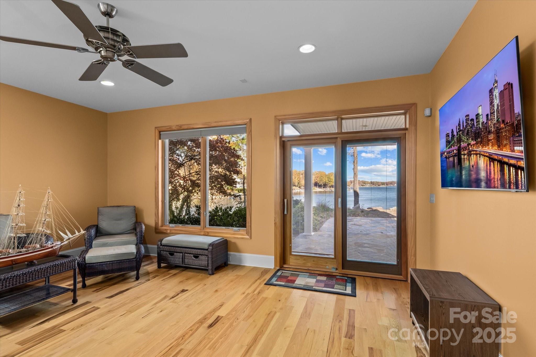 Pinnacle Shores - Residential