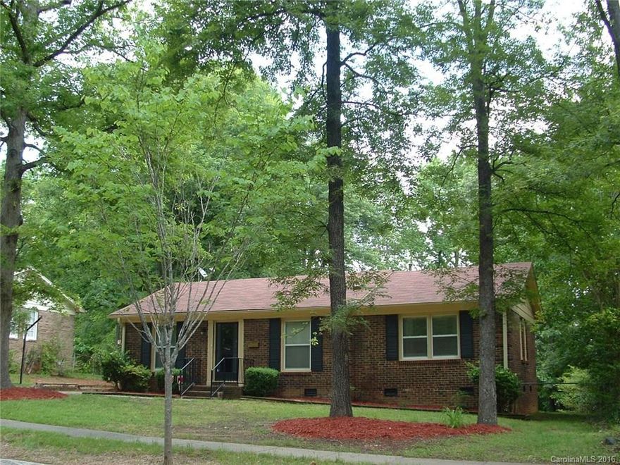 THIS IS IT....Full Brick! Curb Appeal!  Right-sized, Cute & Clean as a Whistle! New Windows, Roof & AC - 2013, New Ceramic Tile Floors in Kitchen & Bathrooms - 2014. Newer Kitchen Cabinets & Bathroom Cabinet. 
WANT CHARACTER?   Ceiling Beams in Kitchen & Dining Room adds wonderful architectural interest!
Carport,  Backyard Oasis.... Patio, Private, Fenced - Tree-lined Backyard.   Neutral Paint & Carpet! 
A VERY WELL MAINTAINED HOME!  Mature & Quiet Neighborhood. 
HURRY! THIS ONE WON'T LAST!!