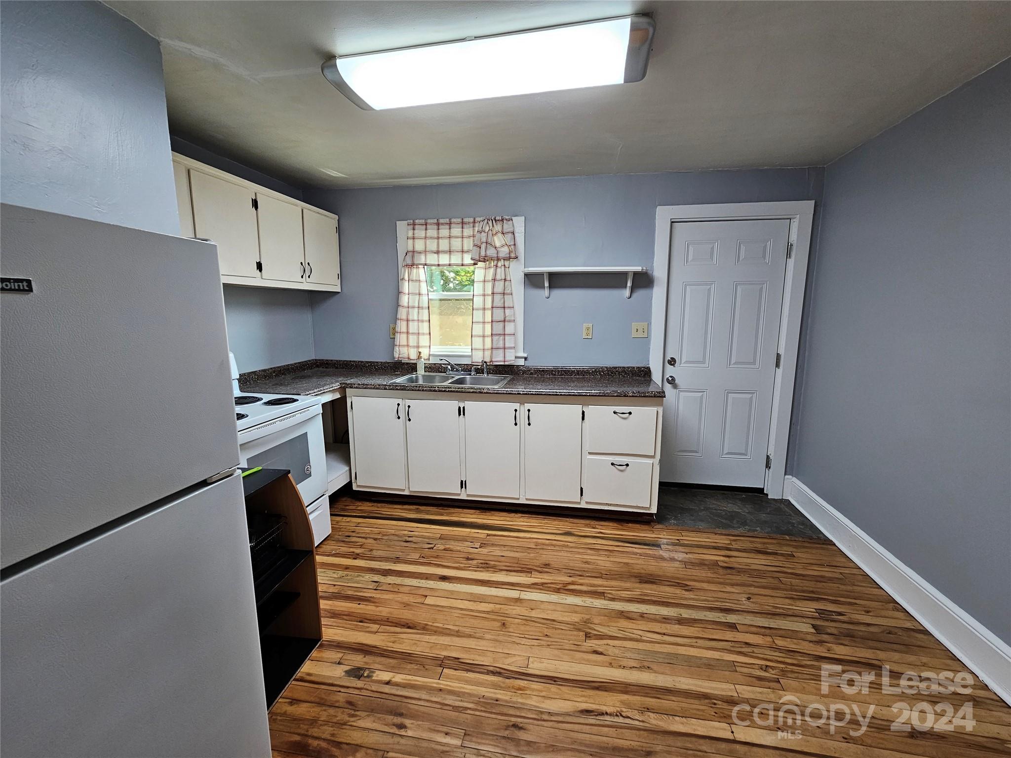 Oakland - Residential Lease