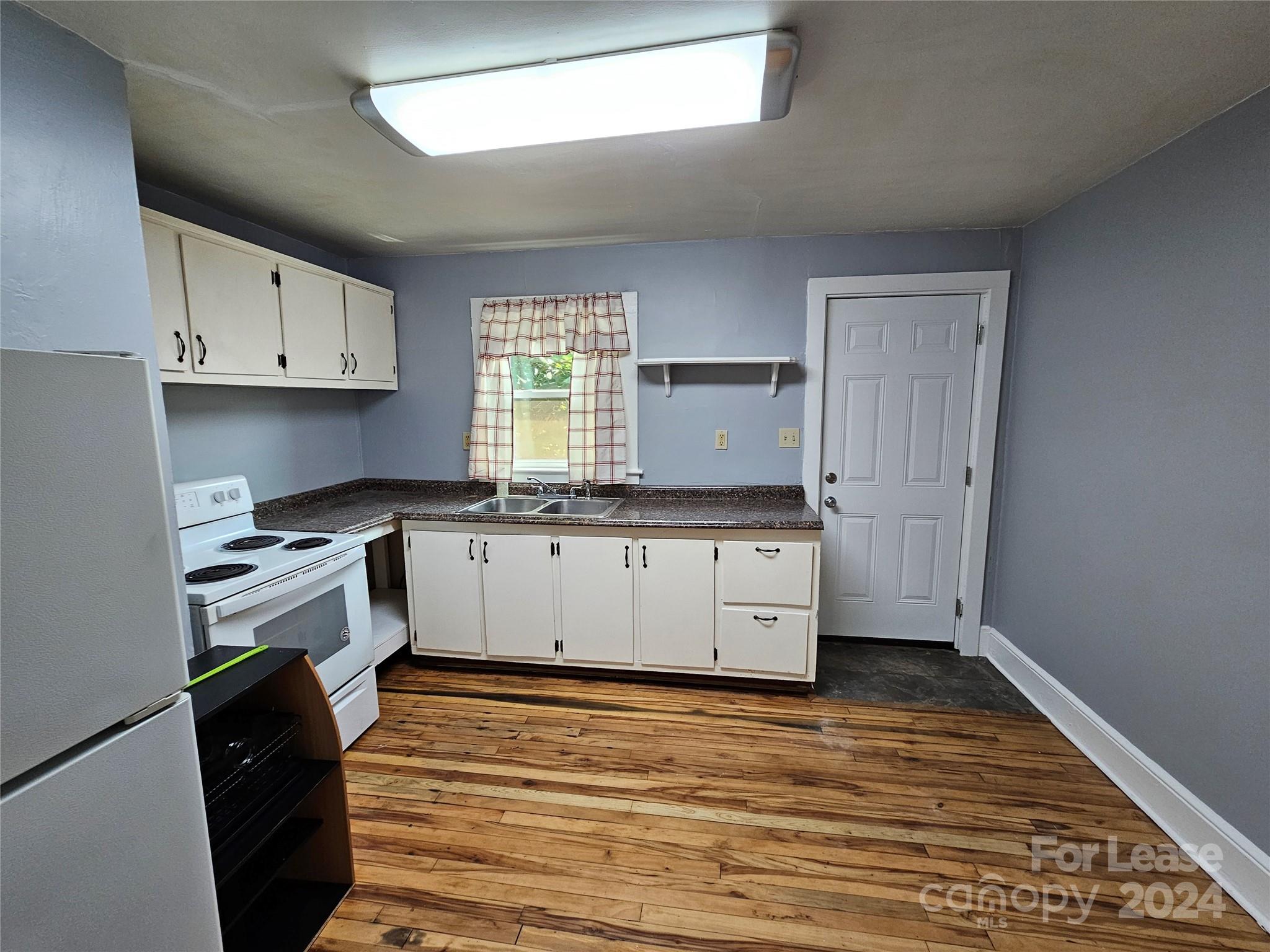 Oakland - Residential Lease