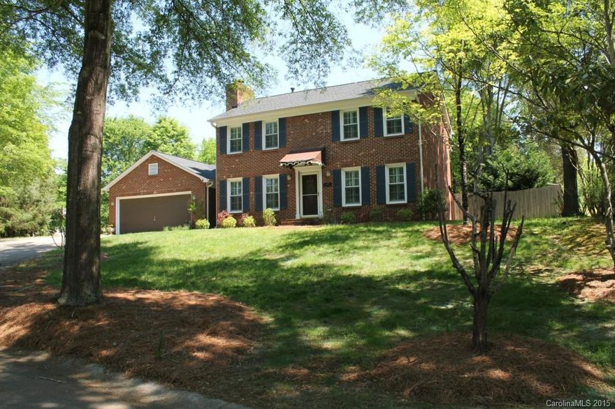 Updated brick colonial on cul-de-sac, fantastic South Charlotte location with great 
schools. Silestone counters in bright kitchen w/SS appliances, formal dining & living, 
fireplace in den, breakfast area & laundry room/pantry. Large bedrooms & lovely
master suite with walk-in closet & luxurious master bath. Covered patio & terrace 
gardens in park-like backyard. Newer 30-year architectural roof, HVAC, double paned 
windows & plantation shutters.
