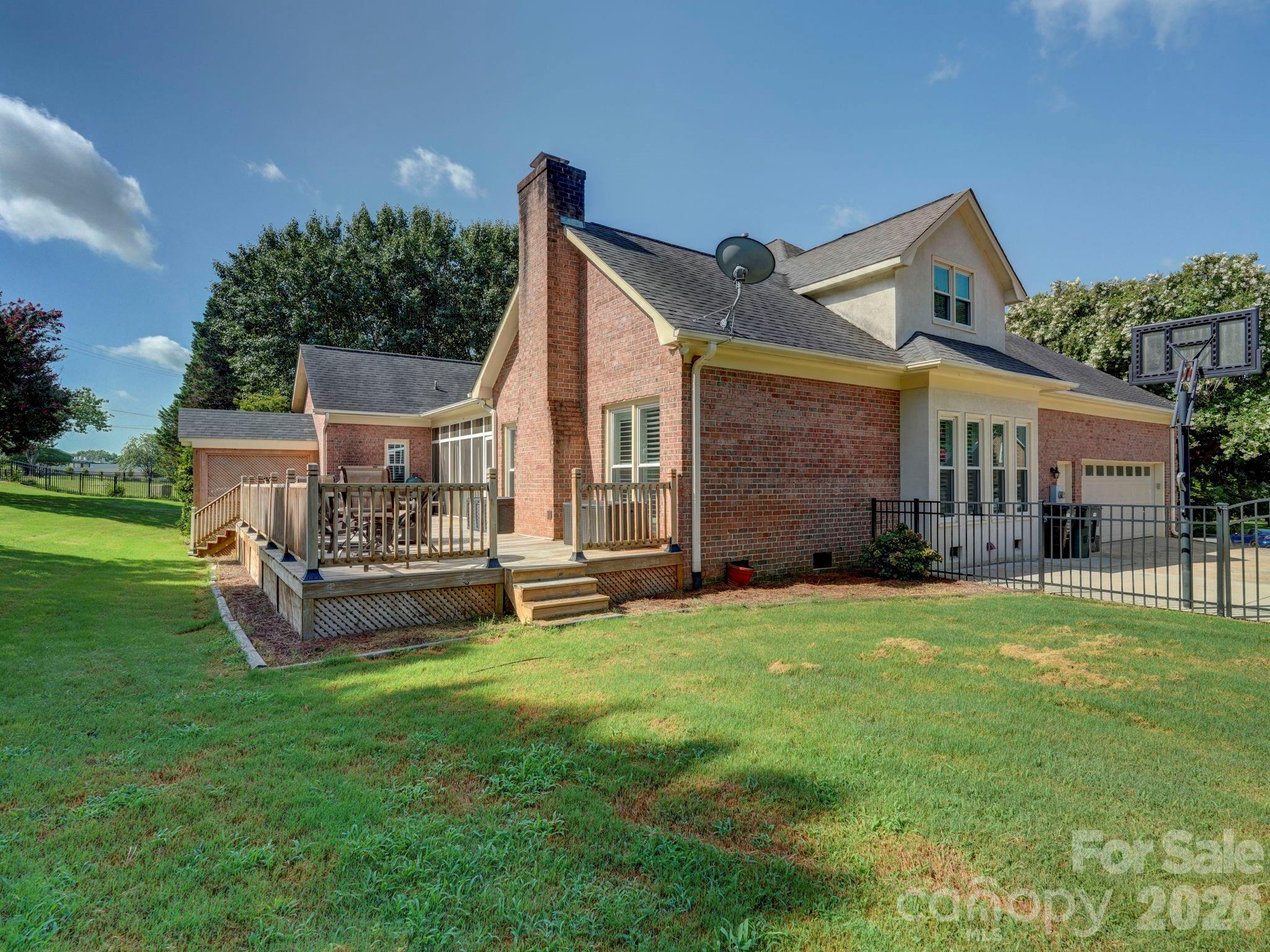 3466 Brighton Court NW