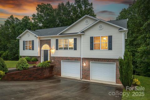 4059 Caitlins Way Hickory NC 28602