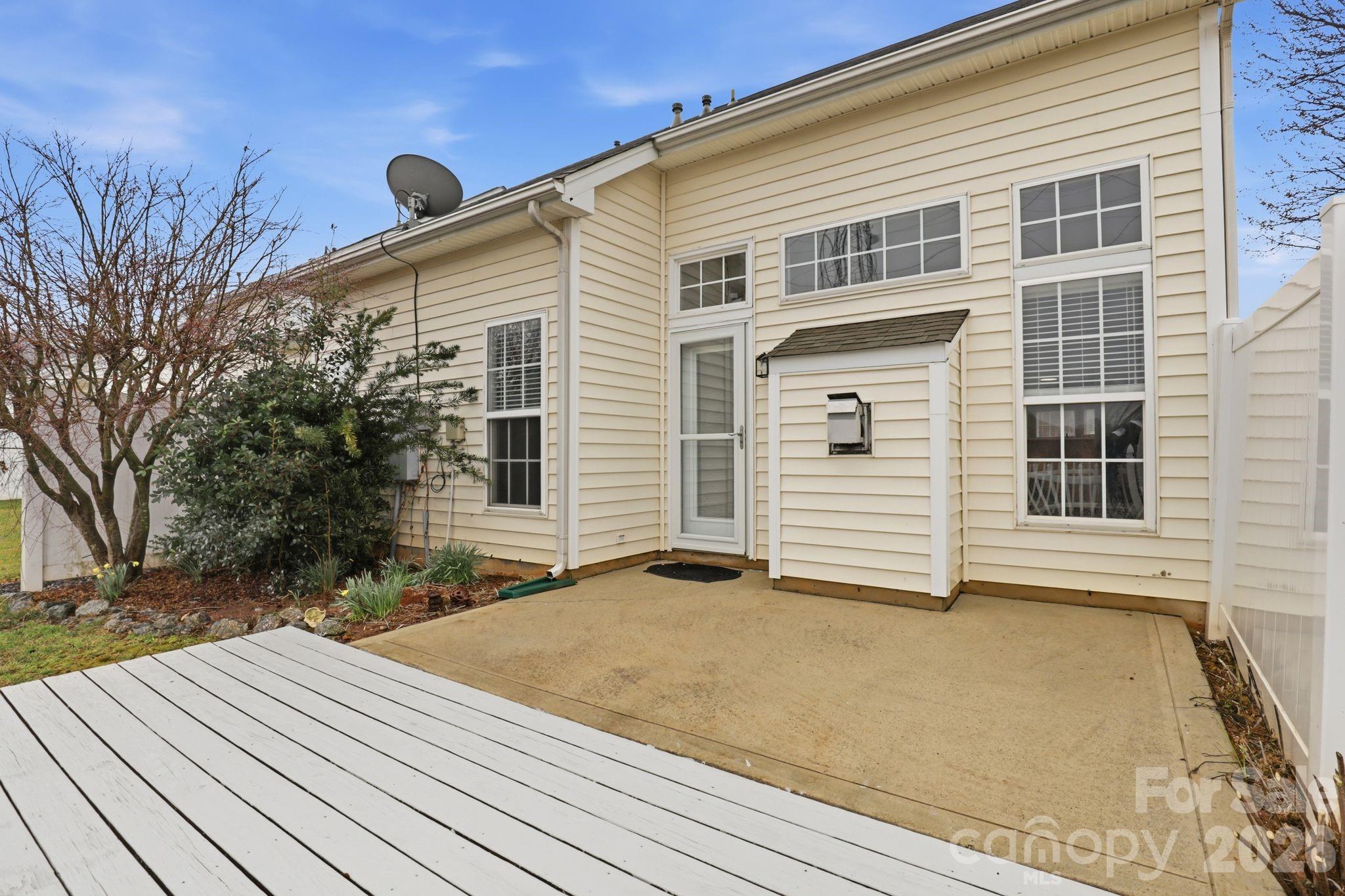 Mariners Pointe at Smithstone - Residential