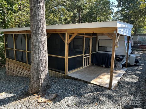 110 Meadowview Circle New London NC 28127