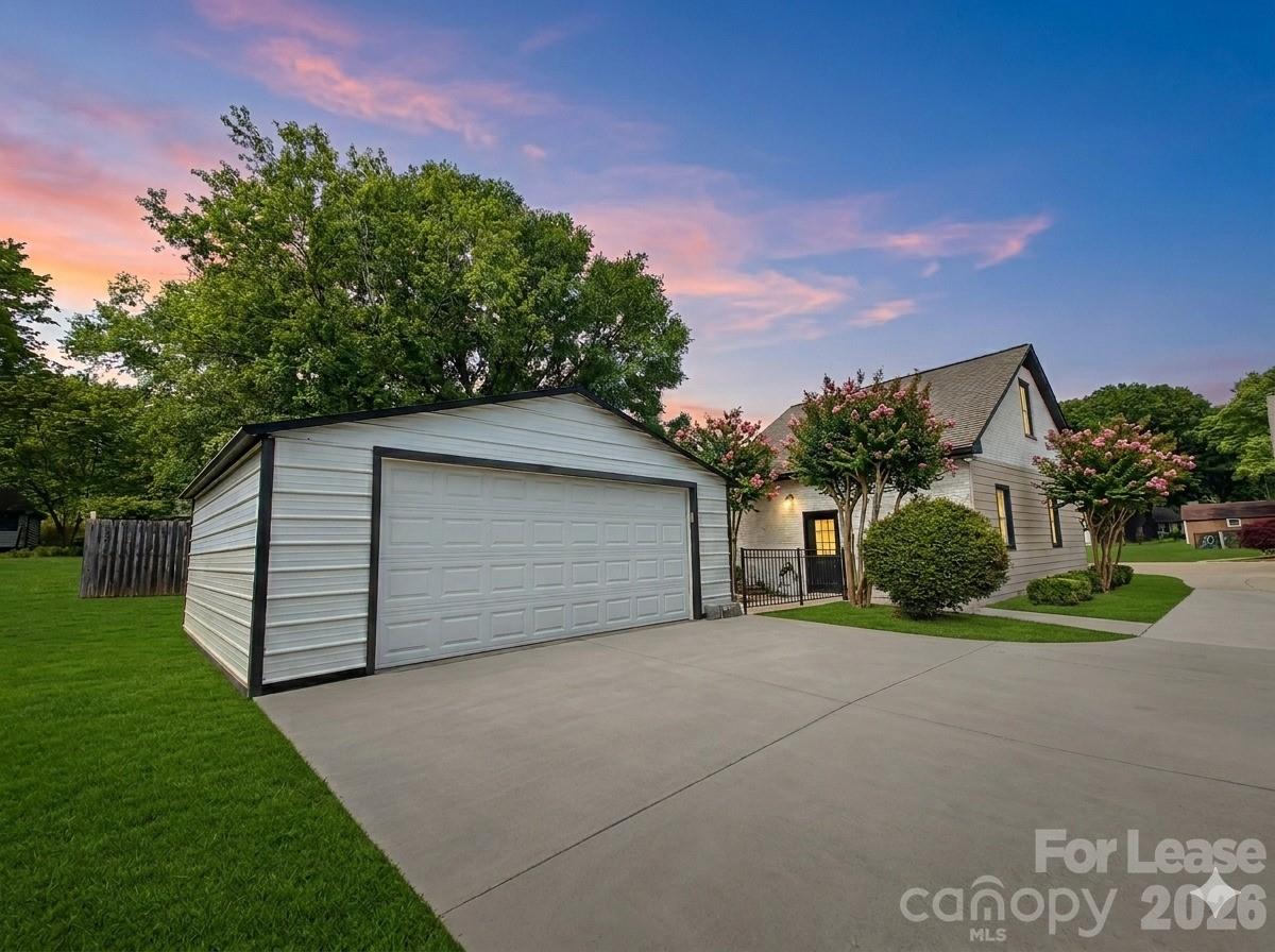 Glenn Oaks - Residential Lease