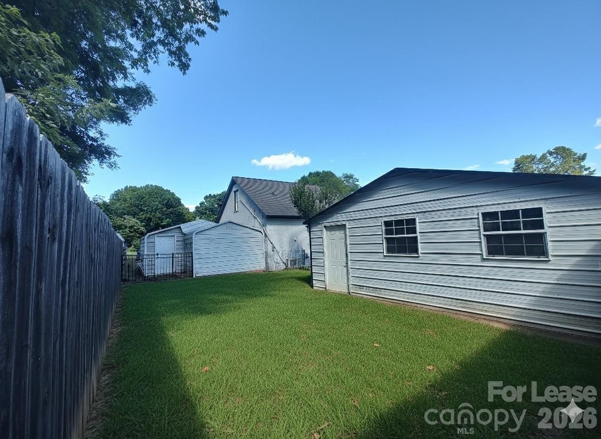 Glenn Oaks - Residential Lease