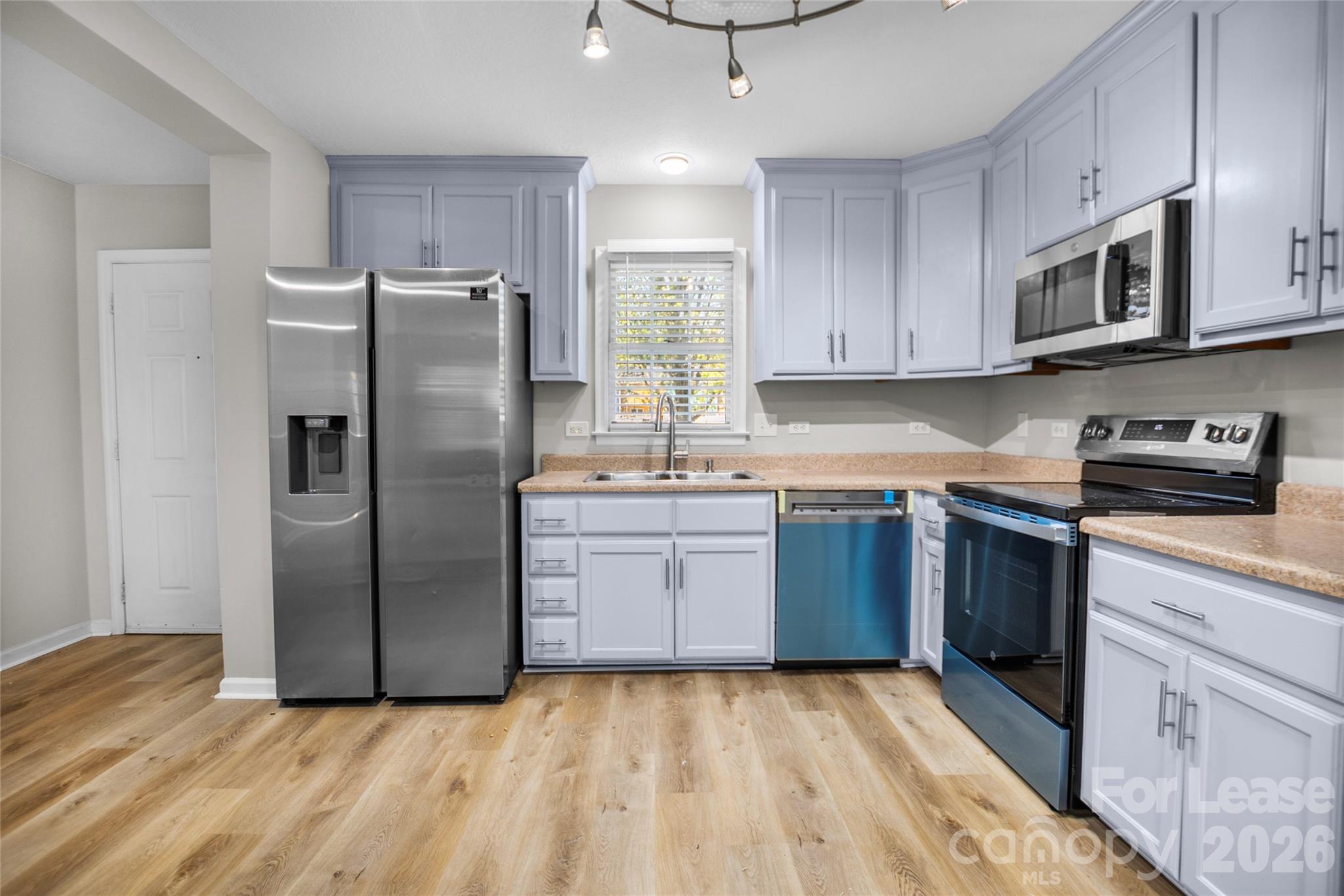 Vantage Pointe - Residential Lease