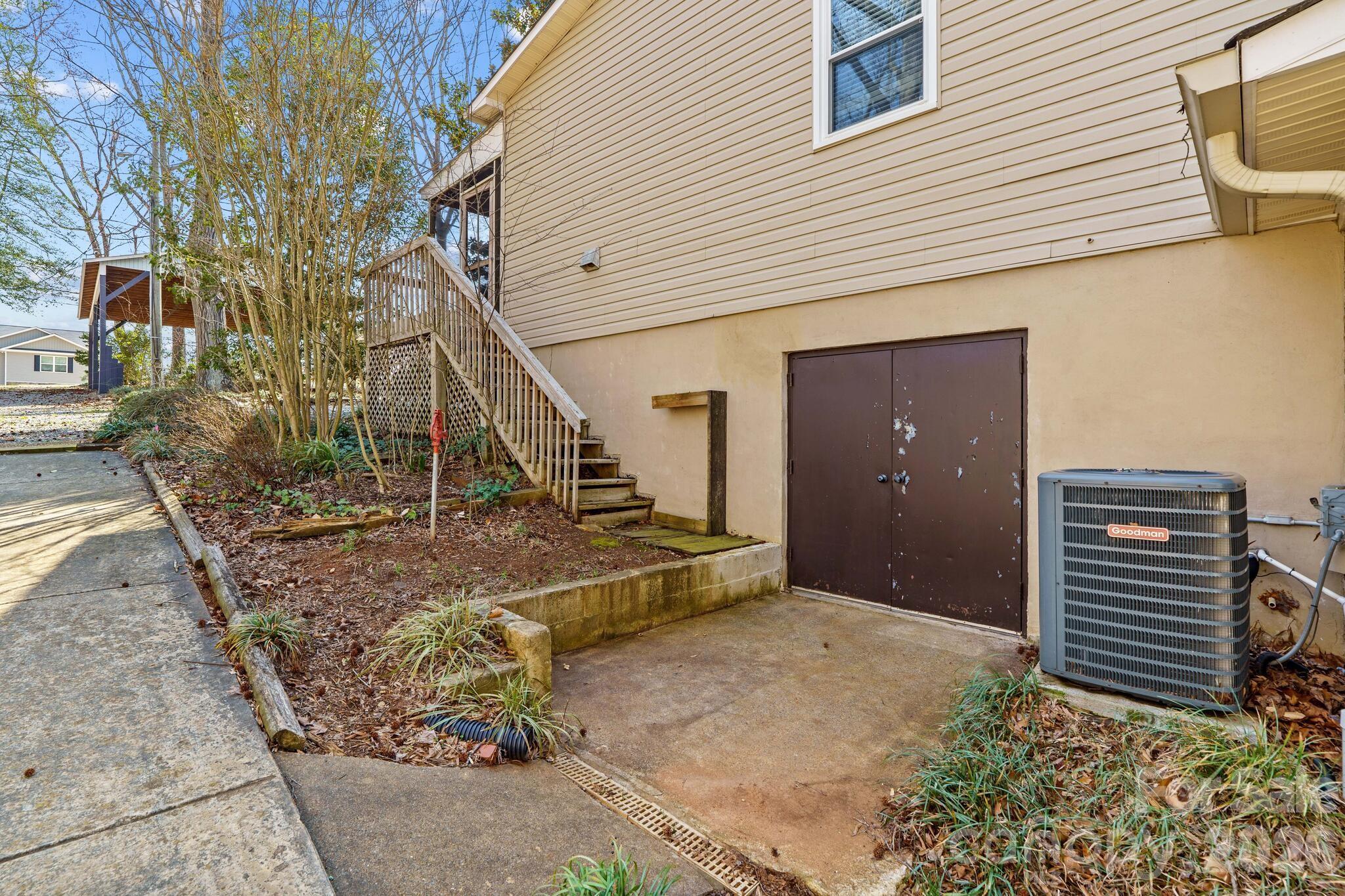 Hickory Point - Residential