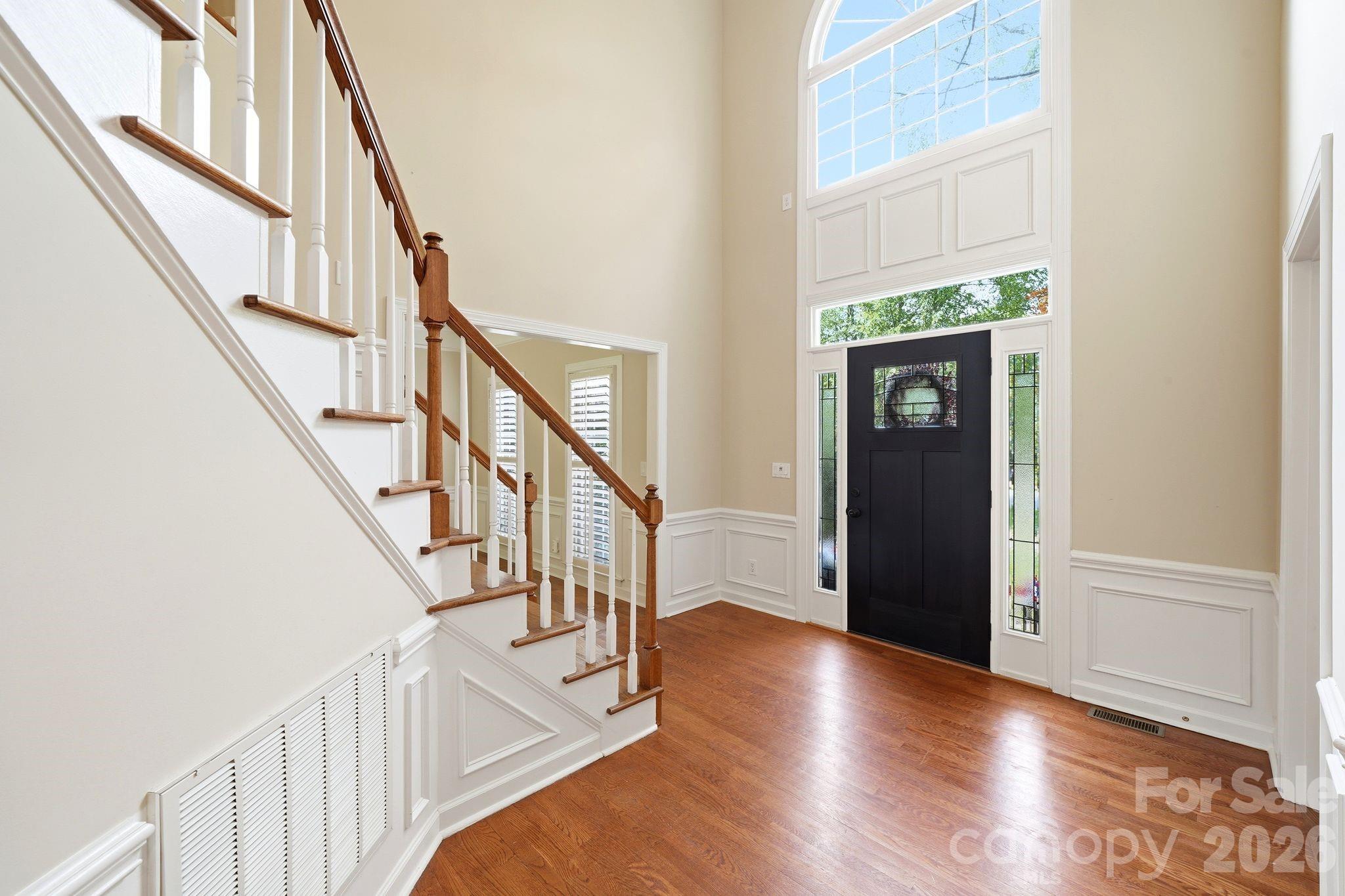 6821 Hollow Oak Drive