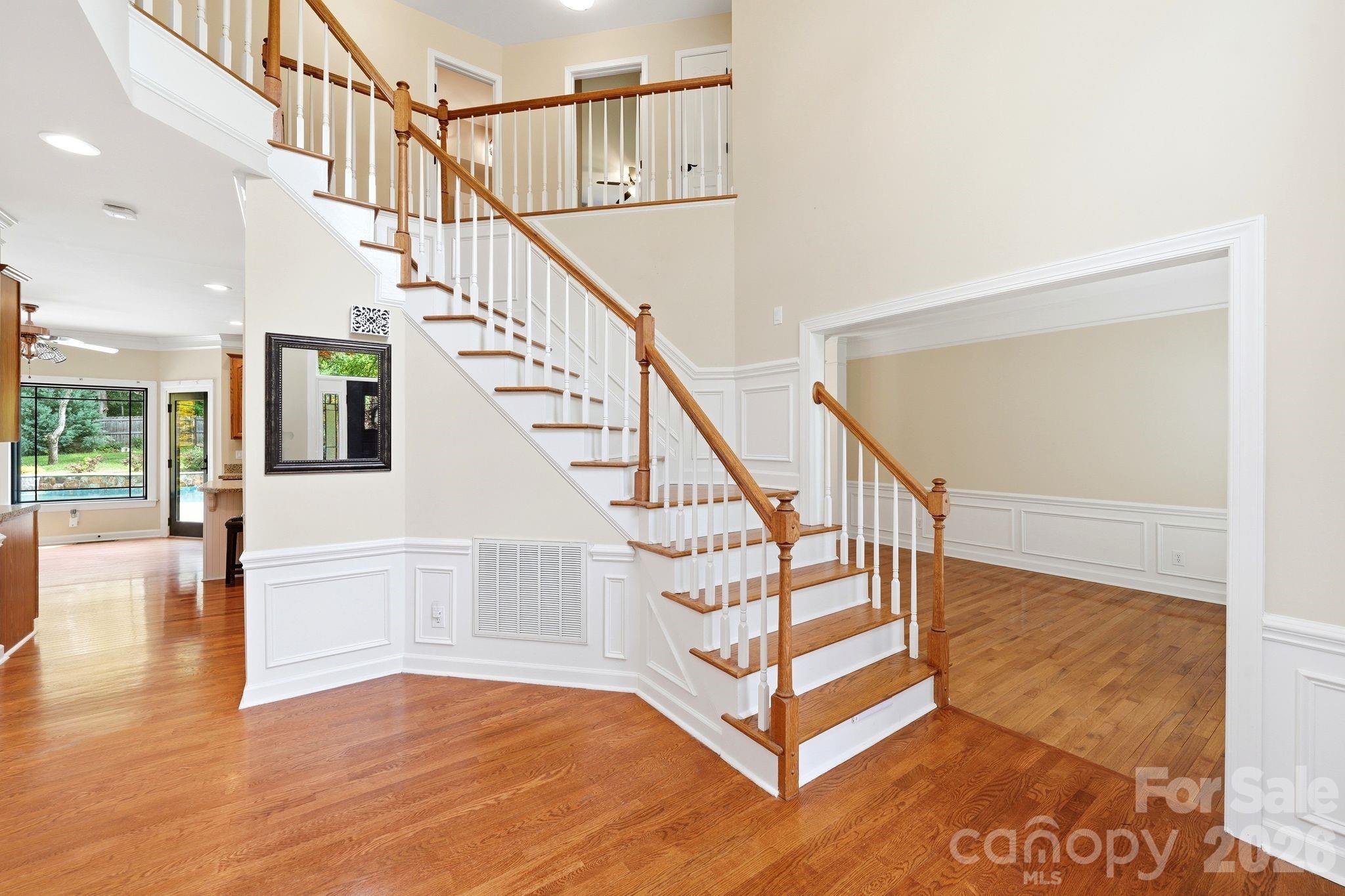 6821 Hollow Oak Drive