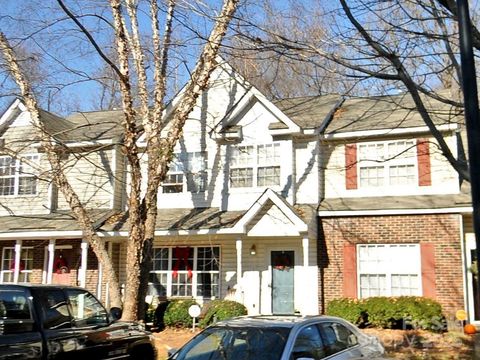 Photo of 7519 Petrea Lane, Charlotte, NC 28227 (MLS # 4306785)