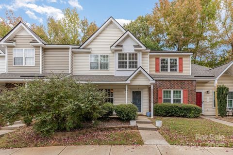 7519 Petrea Lane Charlotte NC 28227