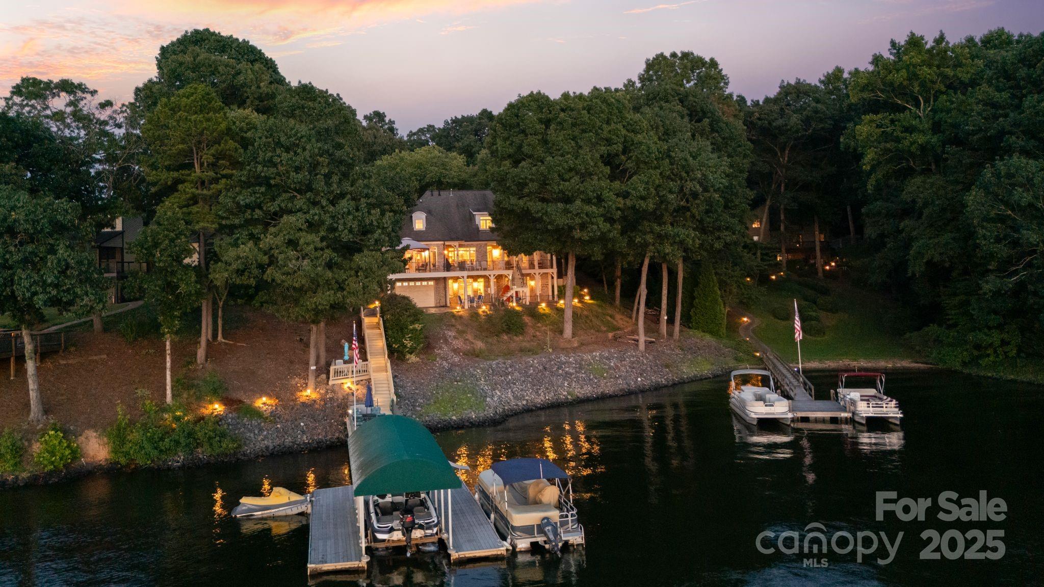 223 Larkspur Lane