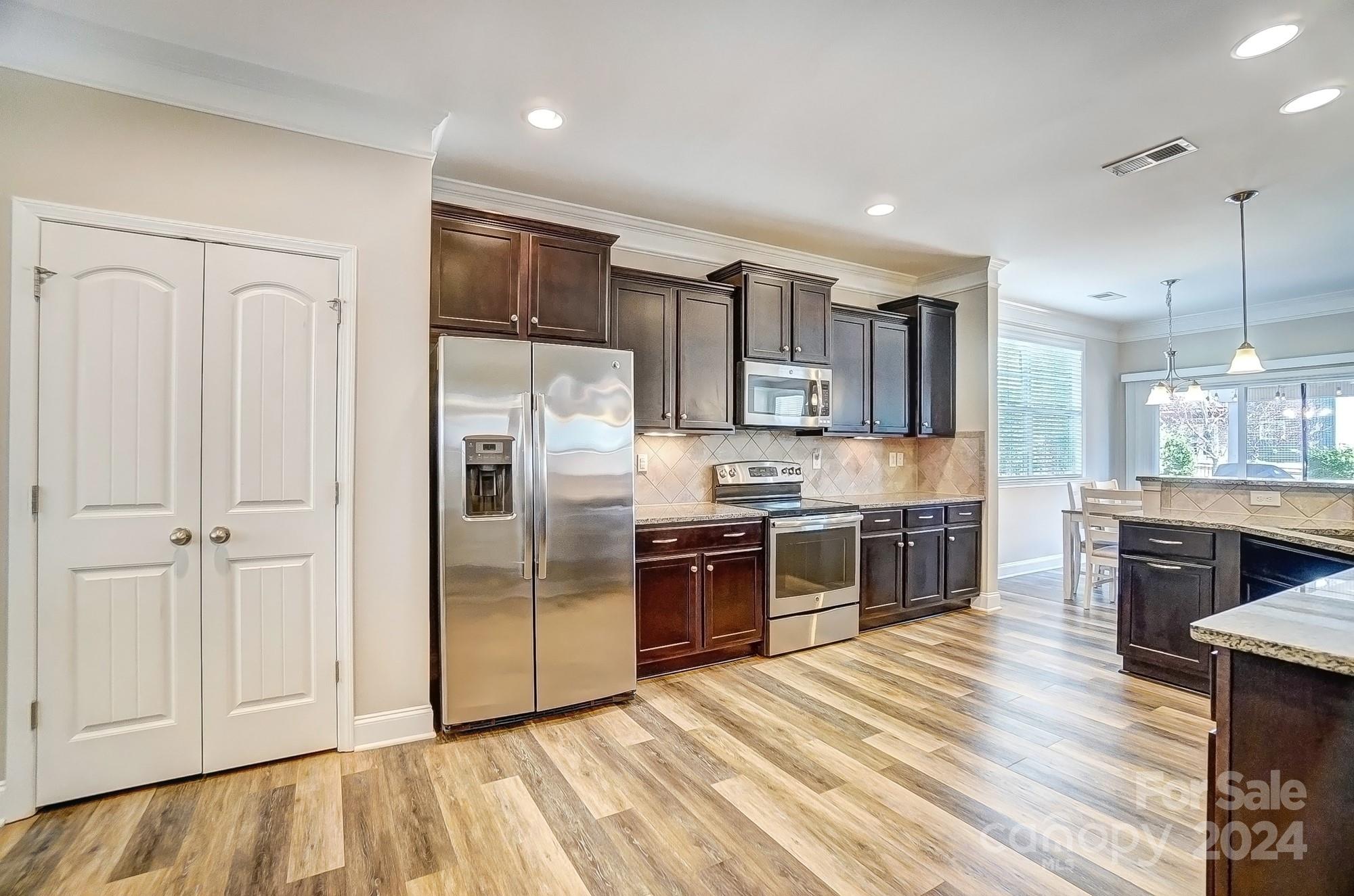 Lake Ridge - Residential