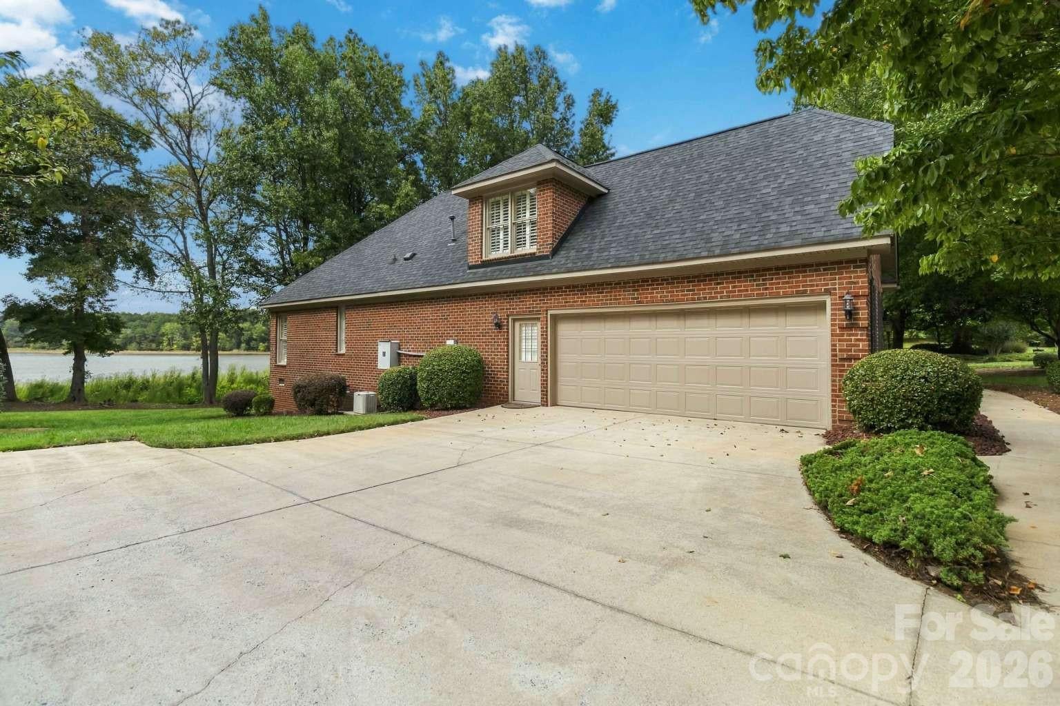 1106 Westlake Drive