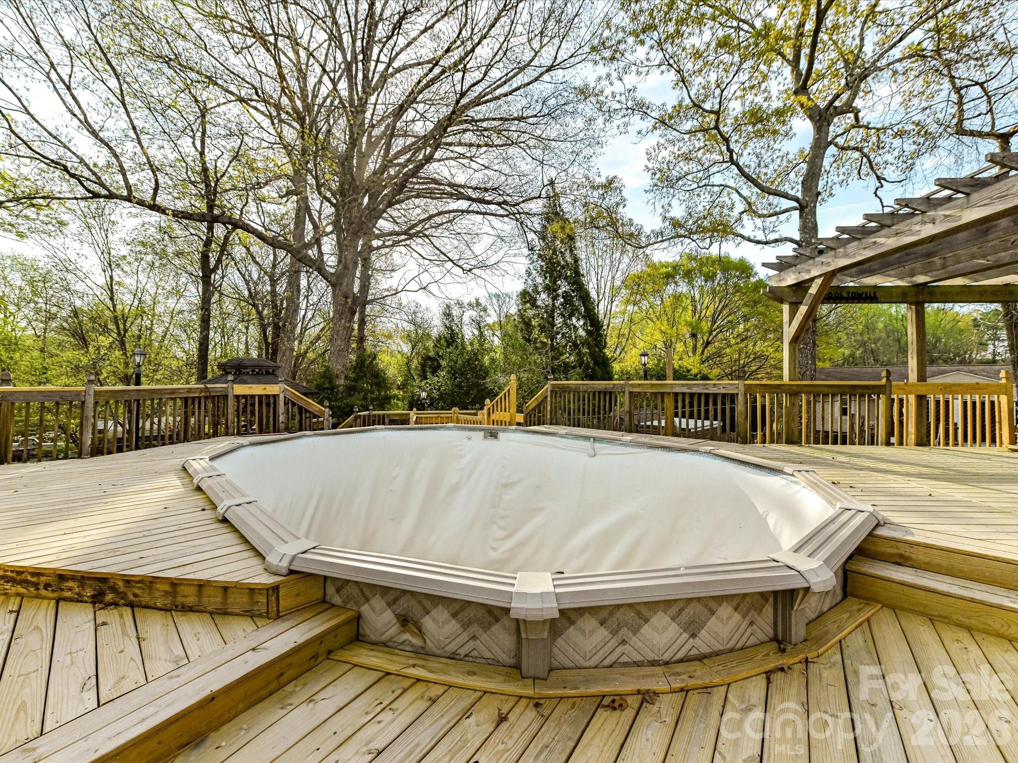 Lakewood Knolls - Residential