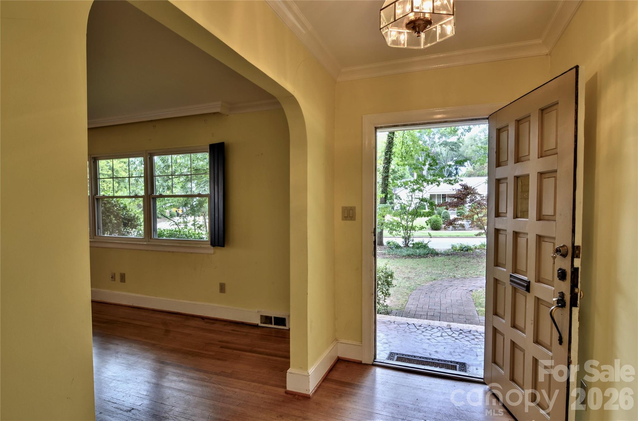 1960 Maryland Avenue