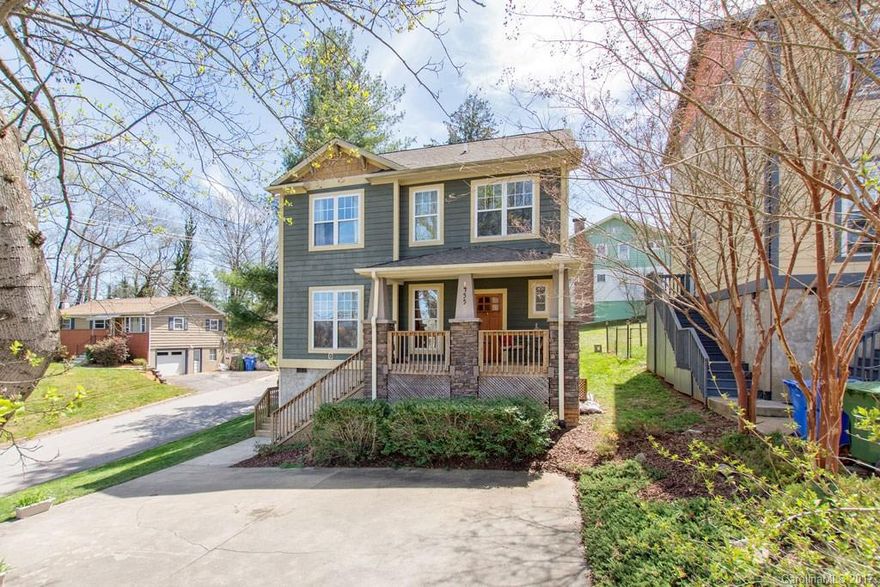 Arts & Crafts West Asheville home on desirable Riverview Drive. Walkable to Carrier Park, French Broad River Greenway, & RiverArts District. Less than 1 mi from West Asheville amenities. Features incl 9 ft ceilings on main w/ open floor plan & natural light. Spacious kitchen w/ breakfast bar, stainless appliances, granite, glass tile backsplash, & ample counter/cabinet space. Master suite w/ walk in closet. Hardwoods & tile on main. Mudroom w/ separate entry. Low maintenance yard on corner lot.