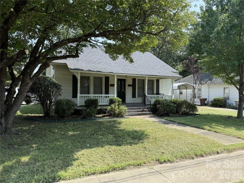 Photo of 401 S Ridge Avenue, Kannapolis, NC 28083 (MLS # 4409962)