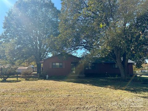 Photo of 170 Lyerly Drive, Salisbury, NC 28146 (MLS # 4315897) Photo of 170 Lyerly Drive, Salisbury, NC 28146 (MLS # 4315897)