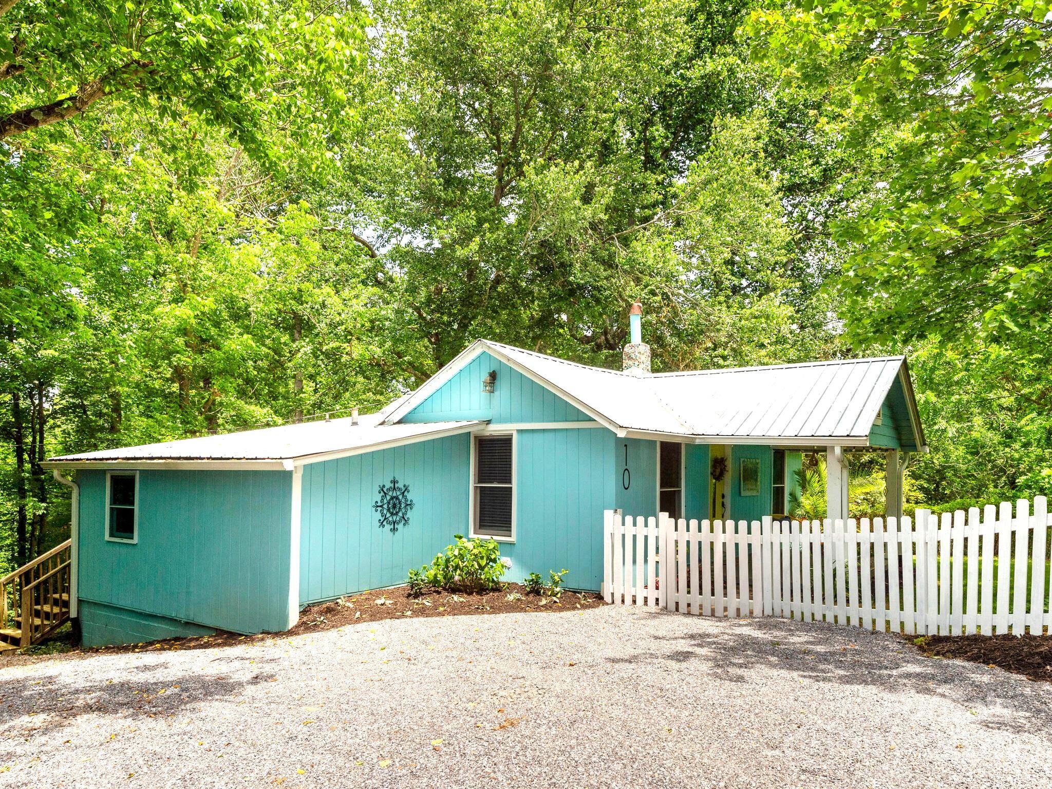 10 City View Drive