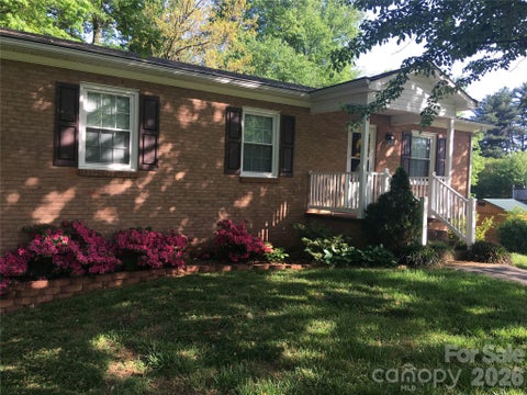 Photo of 192 Heritage View Road, Hickory, NC 28601 (MLS # 4422454)