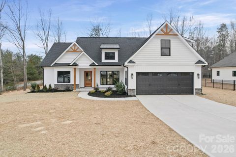 Photo of 1113 Heather Oak Lane, Oakboro, NC 28129 (MLS # 4338144)