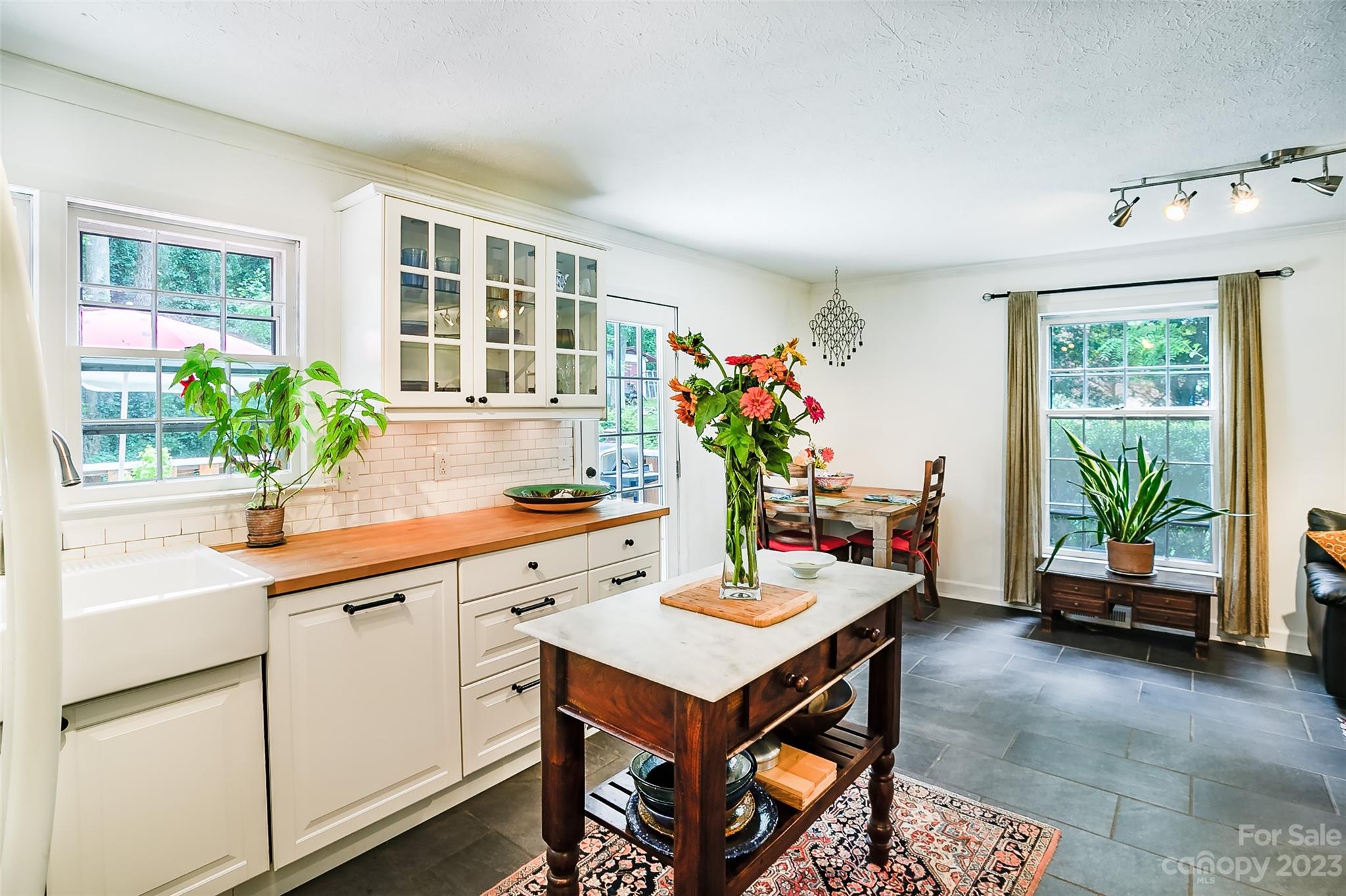 Felix Lake - Residential