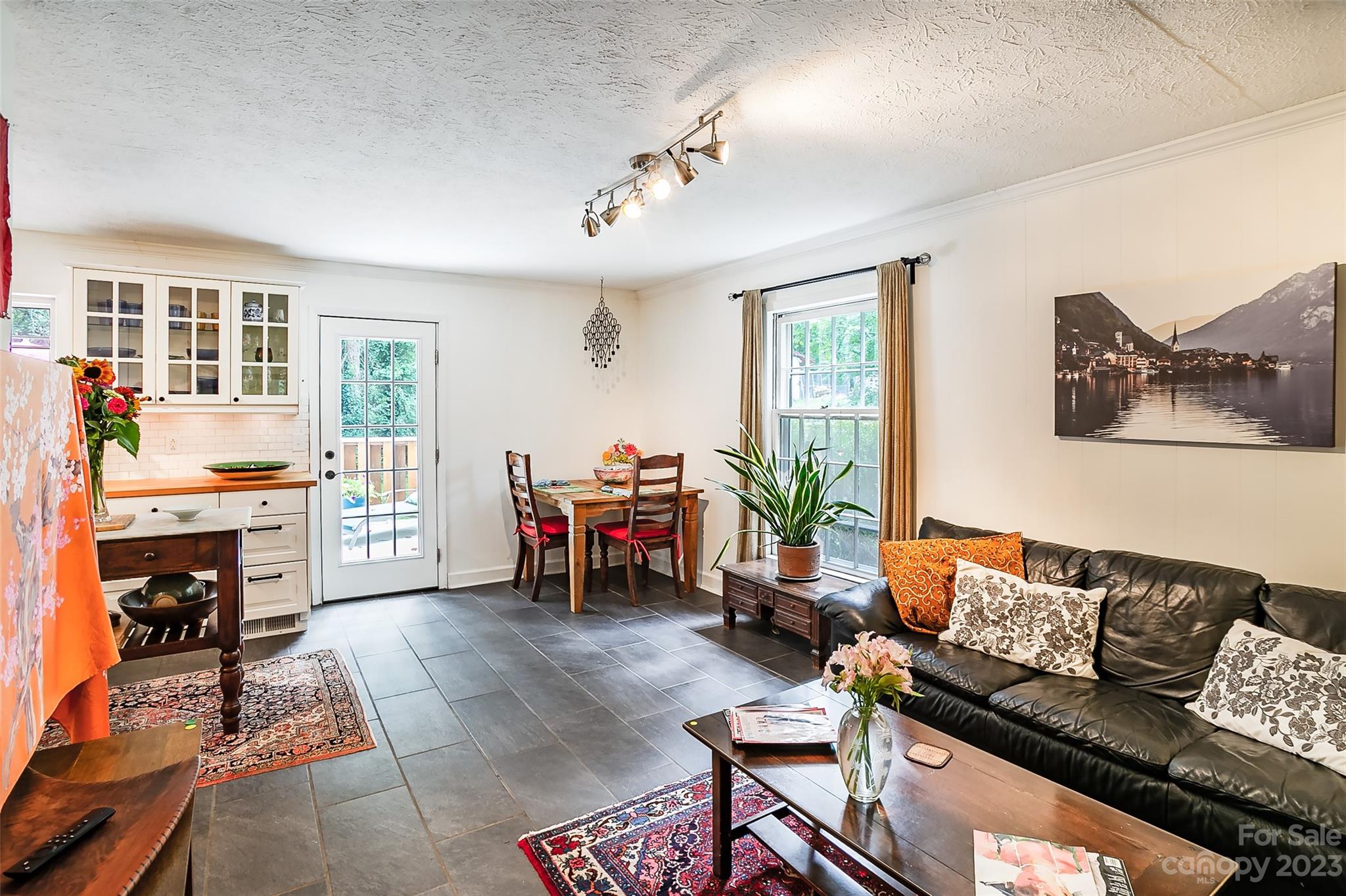 Felix Lake - Residential