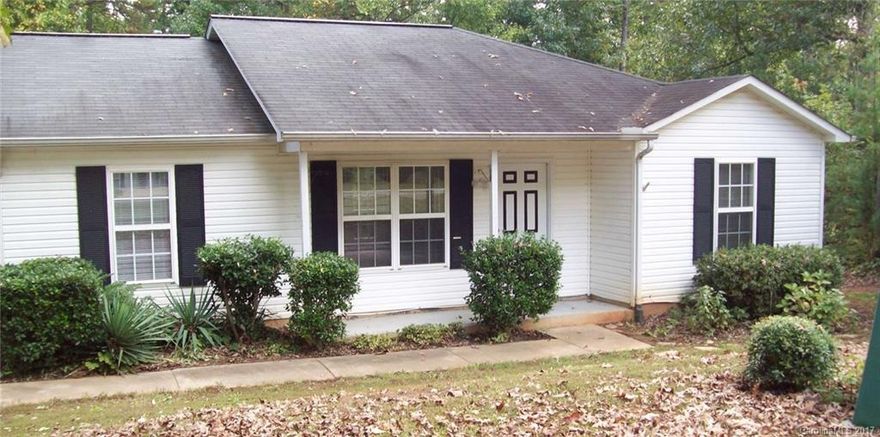 3Br./2Ba. ranch on approx  1 acre lot! Vaulted ceilings, split bedroom floorplan and a galley kitchen.  EXTRA 240 sq ft separate building on the property.  Washer and dryer are for convenience only, owner may not repair or replace.