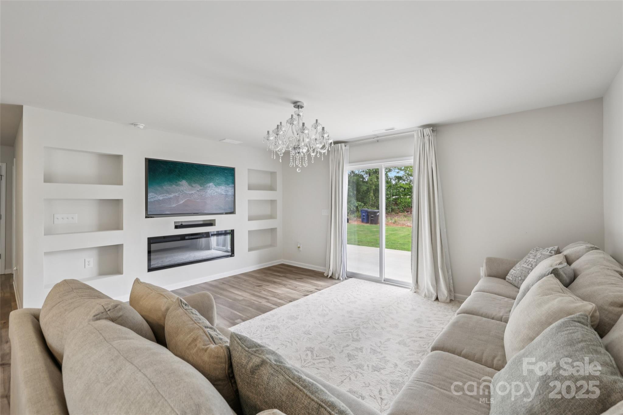 383 Hollingswood Drive