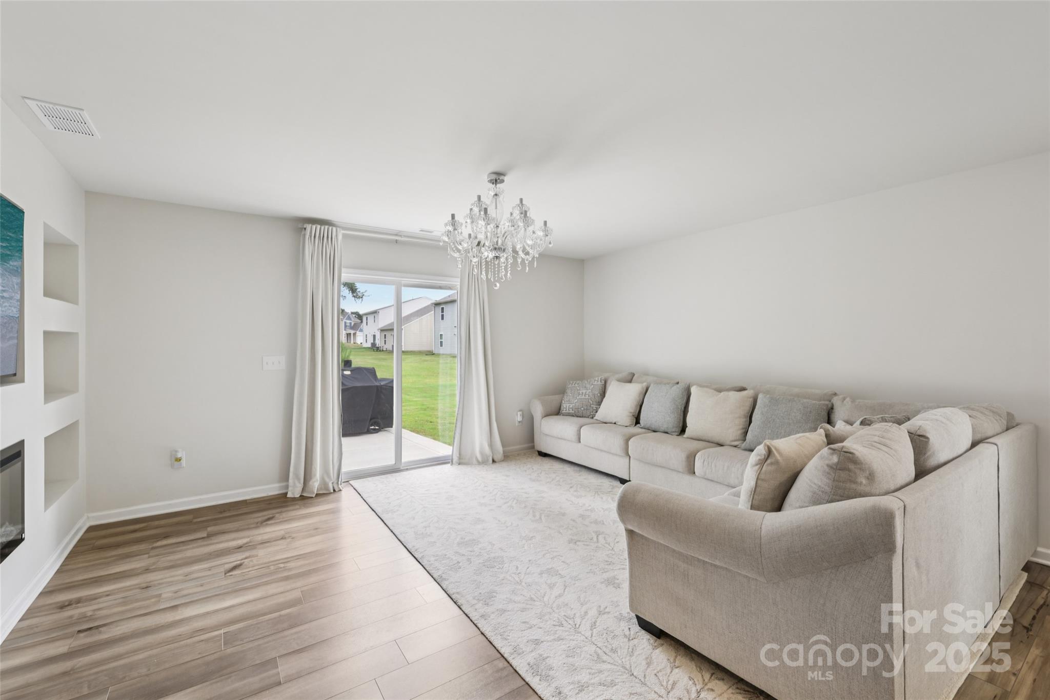 383 Hollingswood Drive