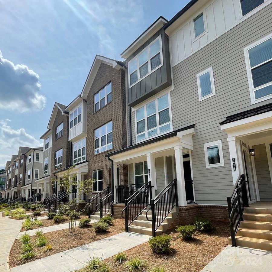 Pineville, North Carolina 28134, United States, 3 Bedrooms Bedrooms, ,3 BathroomsBathrooms,Residential,Active,62967