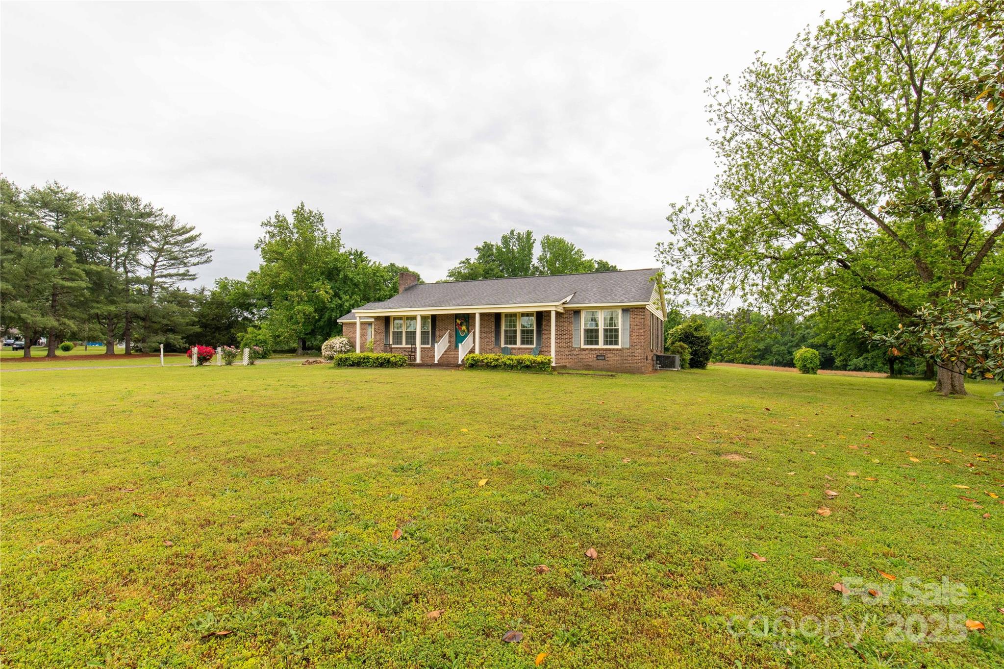 1162 E Doc Garris Road