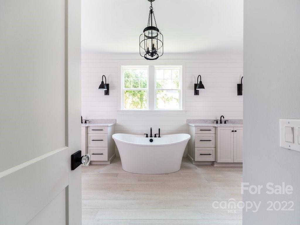 Riverchase Estates - Residential