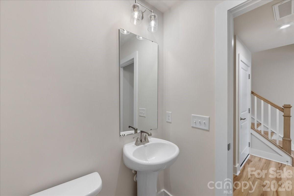 Context at Oakhurst - Residential