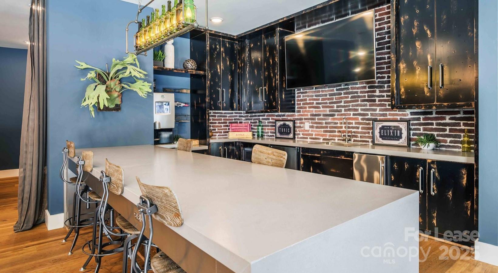 Plaza - Residential Lease