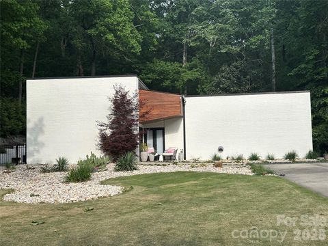 Photo of 3316 Johnny Cake Lane, Charlotte, NC 28226 (MLS # 4366685)