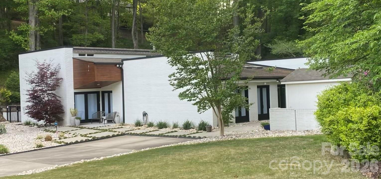 3316 Johnny Cake Lane