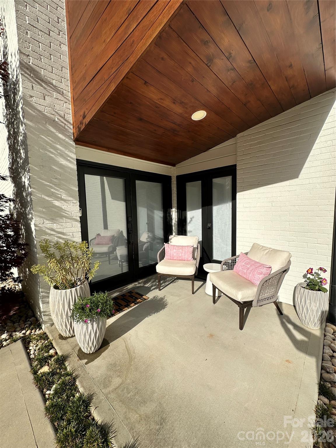 3316 Johnny Cake Lane