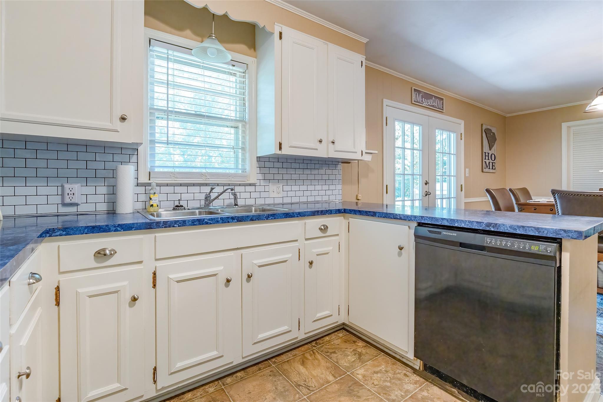 Country Club Heights - Residential