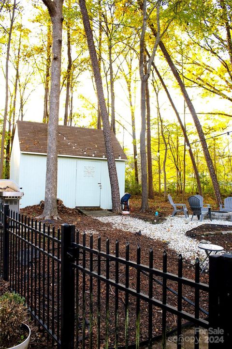 A home in Huntersville