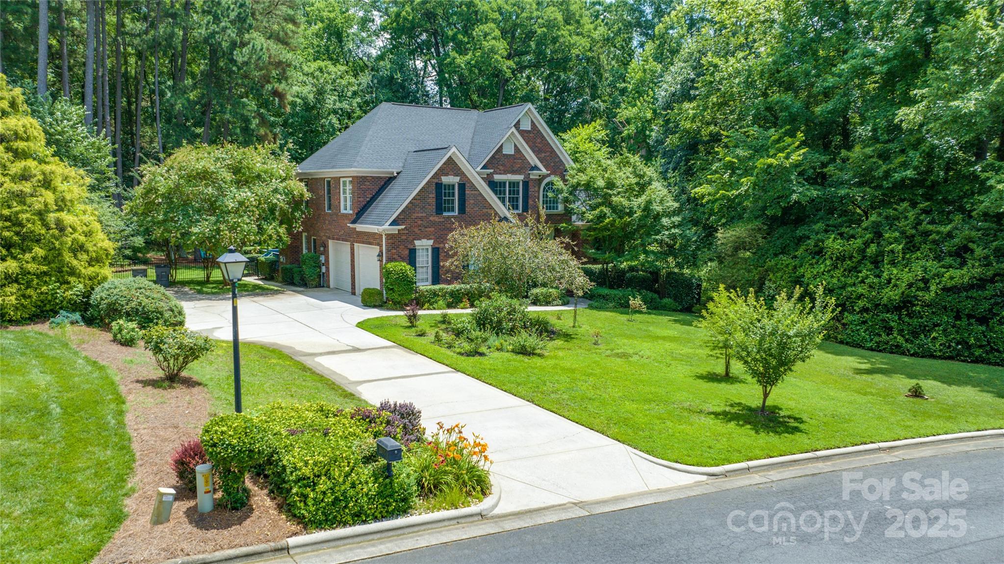 1069 Westlake Drive