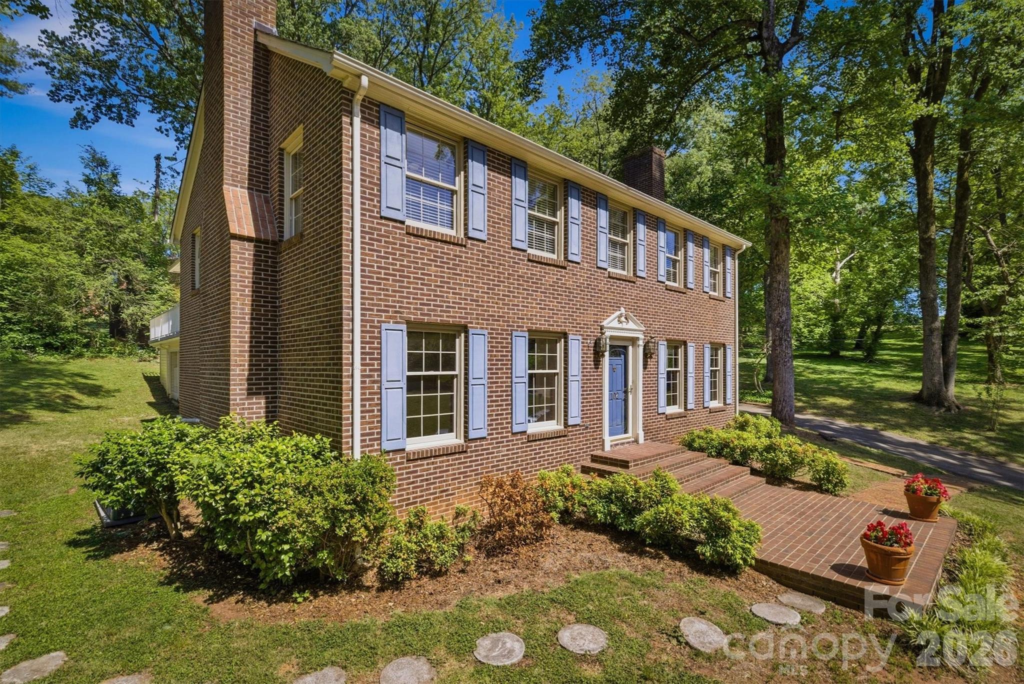 102 Woodland Drive