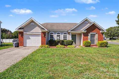 Photo of 10439 Green Hedge Avenue, Charlotte, NC 28269 (MLS # 4403704)