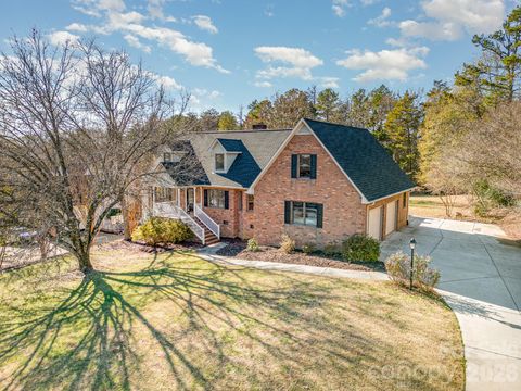 Photo of 813 Rothmoor Drive, Concord, NC 28025 (MLS # 4368223)