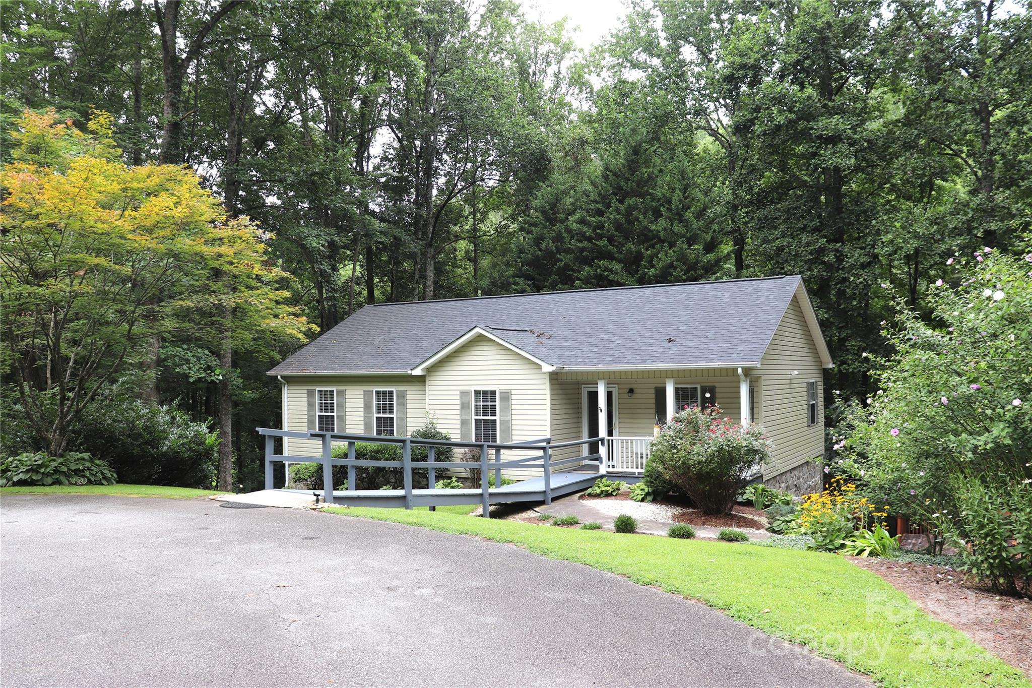 2832 Laurel Lane