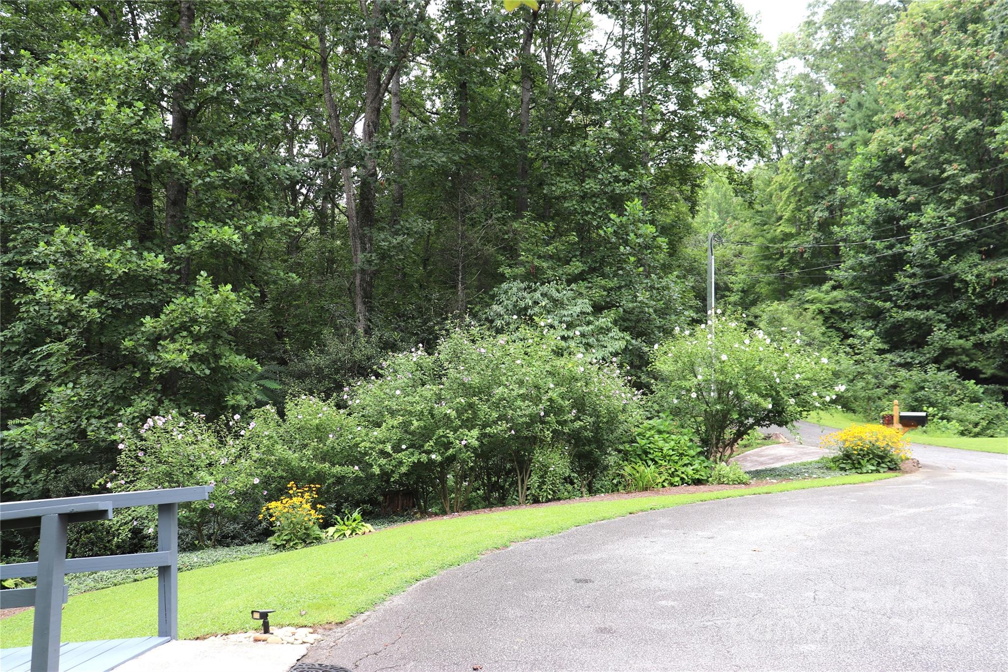 2832 Laurel Lane